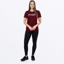 Charger l'image dans la galerie, HeliumPrem_TShirt_W_MerlotWhite_241414-_2701_Fullbody
