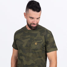 Charger l&#39;image dans la galerie, WorkPocket_PremiumTShirt_M_ArmyCamo_231300-_7500_Detail
