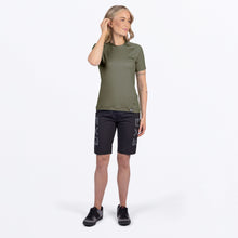 Charger l'image dans la galerie, AttackUPF_TShirt_W_Moss_252269-_7900_fullbody

